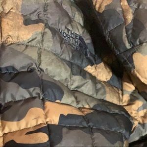 Men Camouflage NORTH FACE jacket size Large